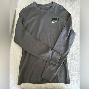 Nike L/S Grey Graphic Tee